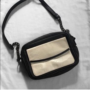 Black and white Steve Madden crossbody bag